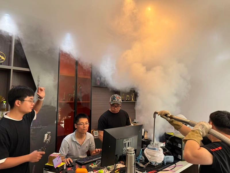 The Intel Core i9-14900KF was overclocked to 9206.34 MHz. This is a new world record for processor frequency.